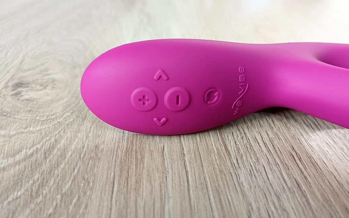 Gros plan sur les cinq boutons du We-Vibe Nova 2