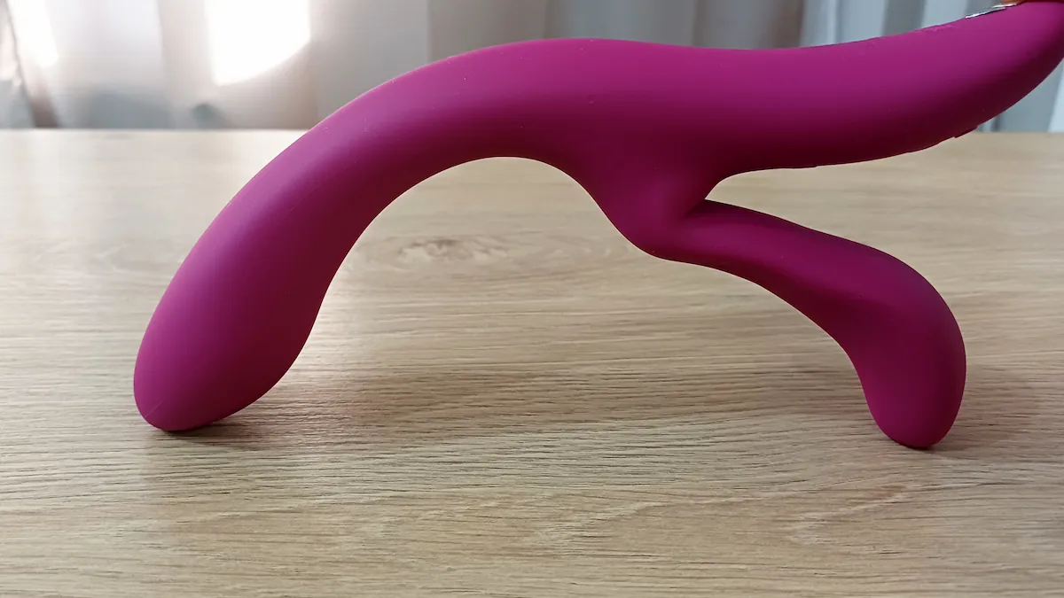 Stimulateur clitoridien flexible du We-Vibe Nova 2